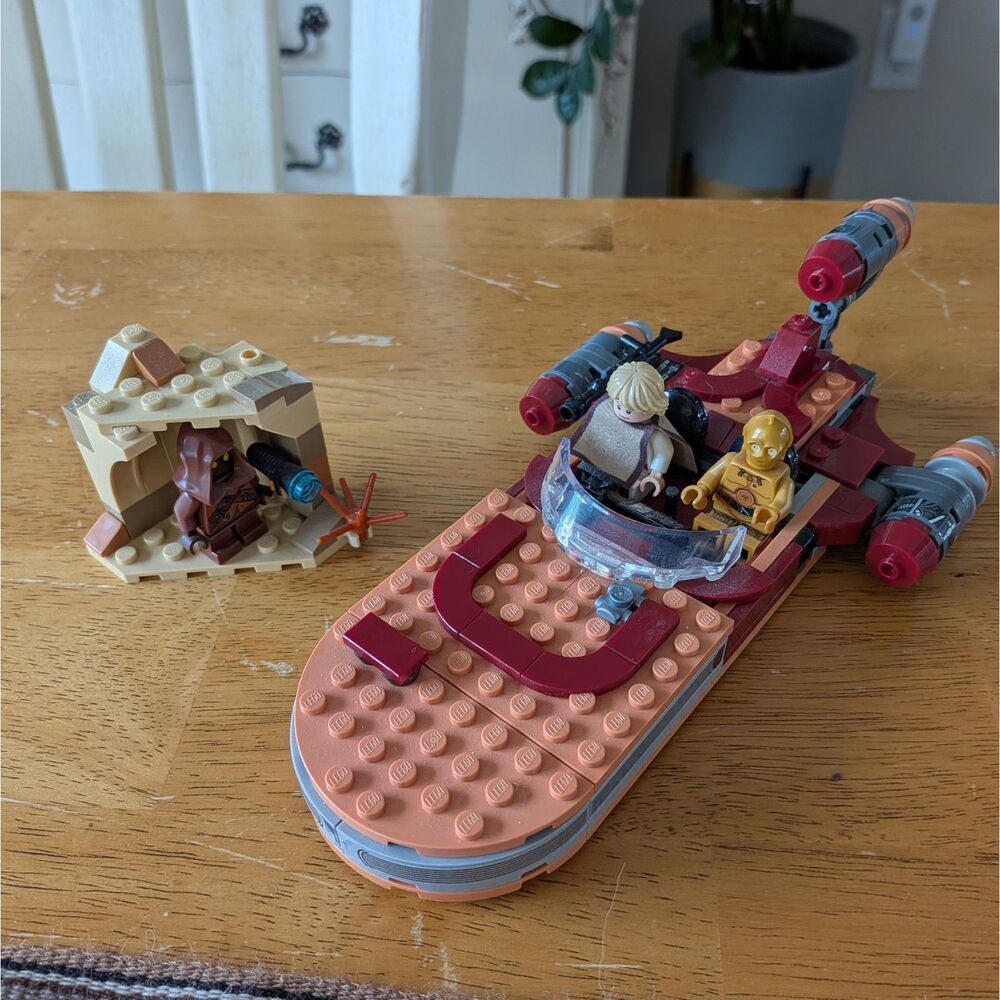 LEGO Star Wars: Luke Skywalker's Landspeeder (75271) 100% Complete